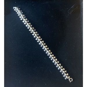 Very Pretty Vintage Silvertone 7” Rhinestone Bracelet with Little Leaves